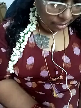 Snapshot of deepika-mallus chatting on 05.05.26 deepika-mallus online show from 05.05.26