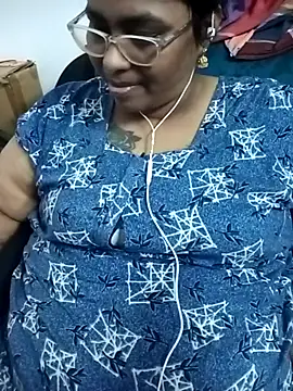 Snapshot of deepika-mallus chatting on 06.12.26 deepika-mallus online show from 06.12.26