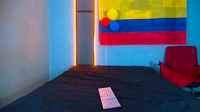 Hornyshow1 online show from 06.25.26