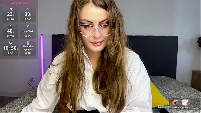 Snapshot of LucyWillow chatting on 05.29.26 LucyWillow online show from 05.29.26