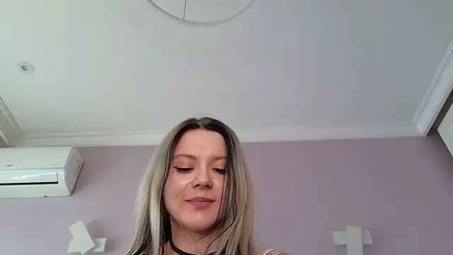Snapshot of AliceTease chatting on 06.06.26 AliceTease online show from 06.06.26