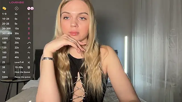 Snapshot of AlexaDeviliciouss chatting on 04.27.26 AlexaDeviliciouss online show from 04.27.26
