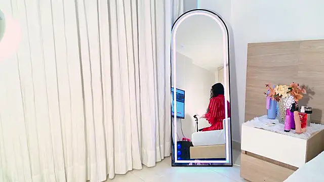 Snapshot of EmmaRicco chatting on 03.23.26 EmmaRicco online show from 03.23.26