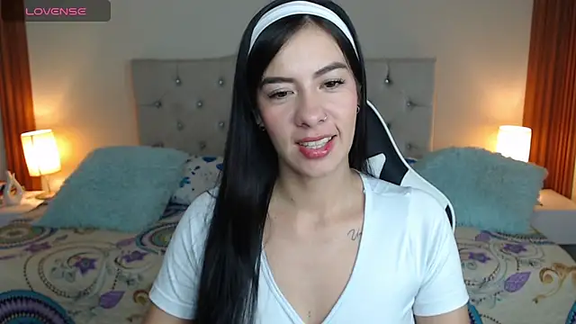 emiily skinny online show from 04.10.26