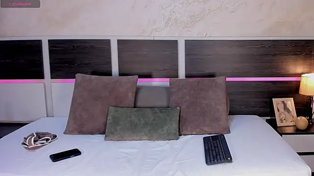 Natalia Cruzz online show from 04.17.26