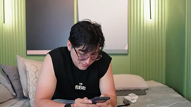 Mia and Belmonth online show from 05.22.26