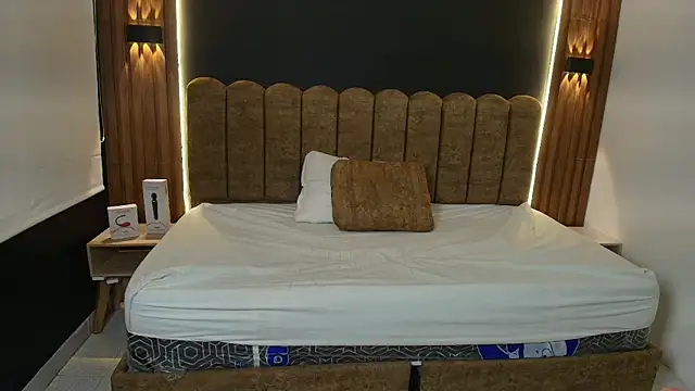 AmbarLee  online show from 04.05.26