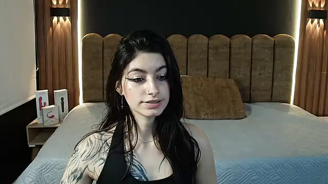 Snapshot of AmbarLee_ chatting on 06.14.26 AmbarLee online show from 06.14.26