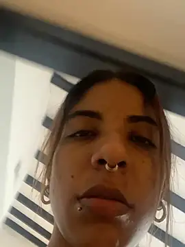 Snapshot of VioletaHills_ chatting on 05.12.26 VioletaHills online show from 05.12.26
