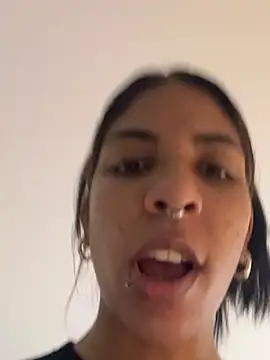 Snapshot of VioletaHills_ chatting on 07.19.26 VioletaHills online show from 07.19.26