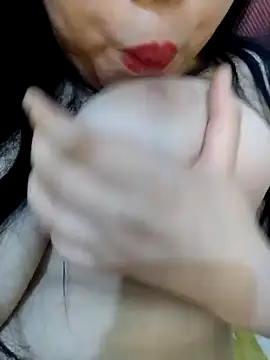 Snapshot of HoT_LiiiNa chatting on 07.13.26 HoT LiiiNa online show from 07.13.26