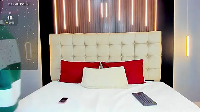 Snapshot of Zoee_cute_ chatting on 03.05.26 Zoee cute online show from 03.05.26