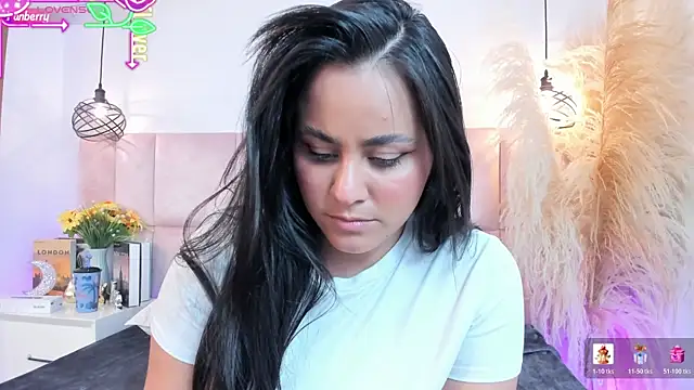 Snapshot of alejandra__garcia chatting on 06.21.26 alejandra garcia online show from 06.21.26