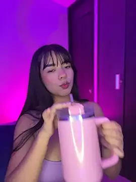 Sophia Wy online show from 04.23.26