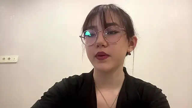 Snapshot of SolvedGlobe chatting on 03.03.26 SolvedGlobe online show from 03.03.26