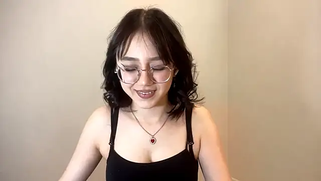 Snapshot of SolvedGlobe chatting on 03.08.26 SolvedGlobe online show from 03.08.26