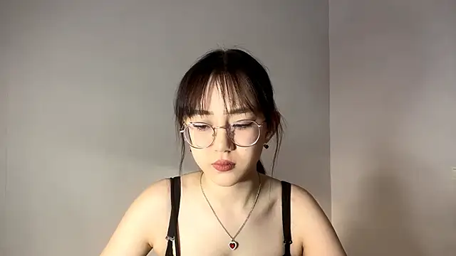 Snapshot of SolvedGlobe chatting on 03.09.26 SolvedGlobe online show from 03.09.26