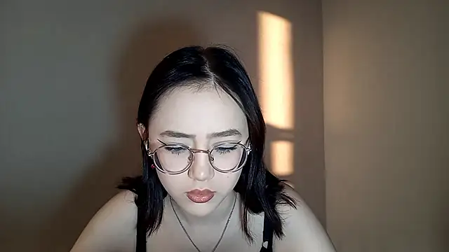 Snapshot of SolvedGlobe chatting on 03.13.26 SolvedGlobe online show from 03.13.26