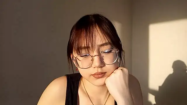 Snapshot of SolvedGlobe chatting on 03.17.26 SolvedGlobe online show from 03.17.26