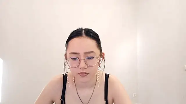 Snapshot of SolvedGlobe chatting on 03.28.26 SolvedGlobe online show from 03.28.26