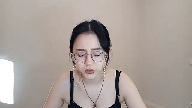 Snapshot of SolvedGlobe chatting on 03.30.26 SolvedGlobe online show from 03.30.26