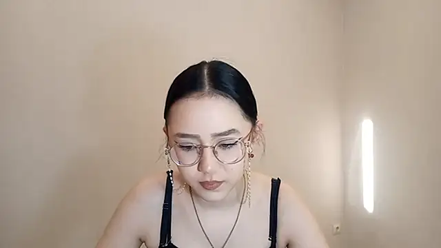 Snapshot of SolvedGlobe chatting on 03.31.26 SolvedGlobe online show from 03.31.26