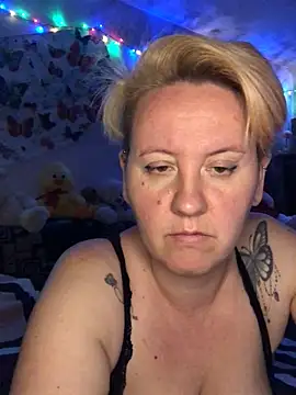 Snapshot of SofiaAmour chatting on 04.18.26 SofiaAmour online show from 04.18.26