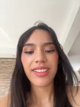 Snapshot of Mia-villalobos chatting on 04.29.26 Mia-villalobos online show from 04.29.26