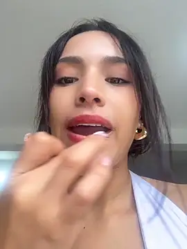 Snapshot of Mia-villalobos chatting on 06.10.26 Mia-villalobos online show from 06.10.26