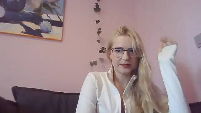 Kiss To Remember online show from 03.18.26