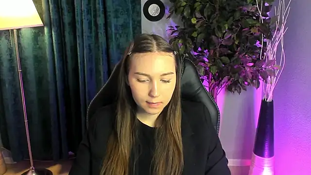 OliviaLang online show from 03.24.26
