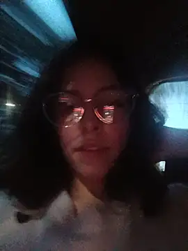 Snapshot of Miranda-cambell chatting on 05.19.26 Miranda-cambell online show from 05.19.26