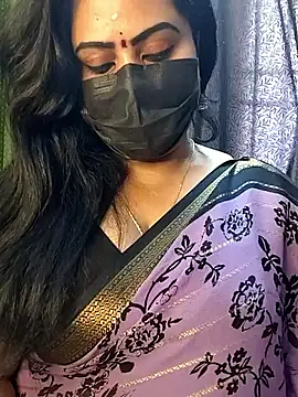 Snapshot of honey-cutie chatting on 03.21.26 honey-cutie online show from 03.21.26