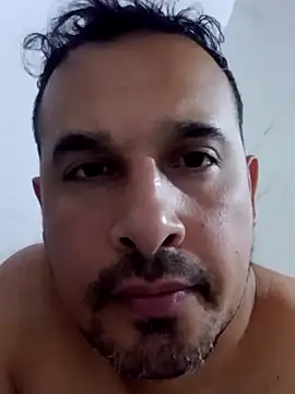 Snapshot of Ezehombre chatting on 04.13.26 Ezehombre online show from 04.13.26