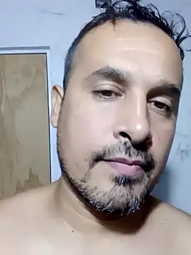 Snapshot of Ezehombre chatting on 04.15.26 Ezehombre online show from 04.15.26