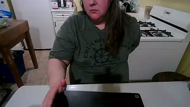 smalltowntrouble online show from 04.25.26