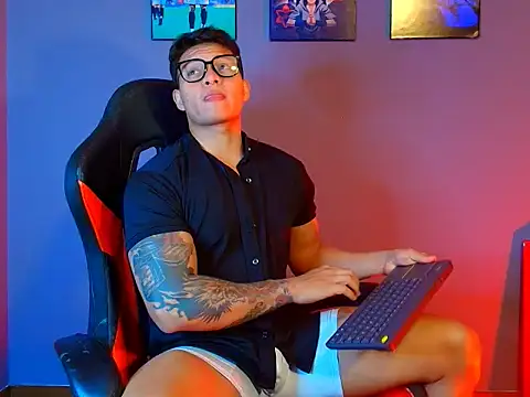 Snapshot of evan_greey01 chatting on 03.04.26 evan greey01 online show from 03.04.26