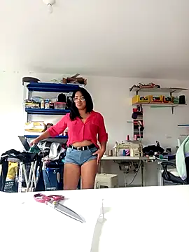 Babyfull lips online show from 03.12.26