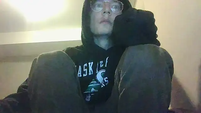 Snapshot of KinkyKittyBoy chatting on 03.17.26 KinkyKittyBoy online show from 03.17.26