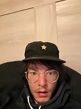 Snapshot of KinkyKittyBoy chatting on 03.26.26 KinkyKittyBoy online show from 03.26.26