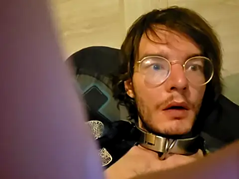 Snapshot of KinkyKittyBoy chatting on 04.09.26 KinkyKittyBoy online show from 04.09.26