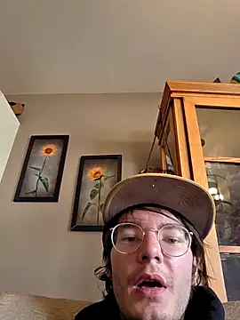 Snapshot of KinkyKittyBoy chatting on 04.18.26 KinkyKittyBoy online show from 04.18.26
