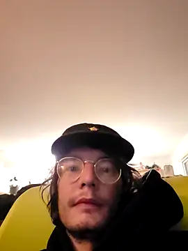 Snapshot of KinkyKittyBoy chatting on 04.25.26 KinkyKittyBoy online show from 04.25.26