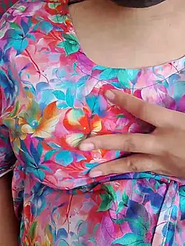 Snapshot of mitu_Queen chatting on 03.03.26 mitu Queen online show from 03.03.26