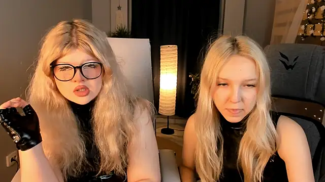 Snapshot of LilithNlsn chatting on 06.13.26 LilithNlsn online show from 06.13.26