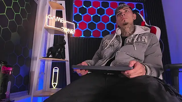 Max Hader  online show from 03.24.26