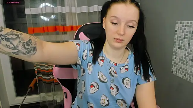 Mary Blu online show from 02.15.25