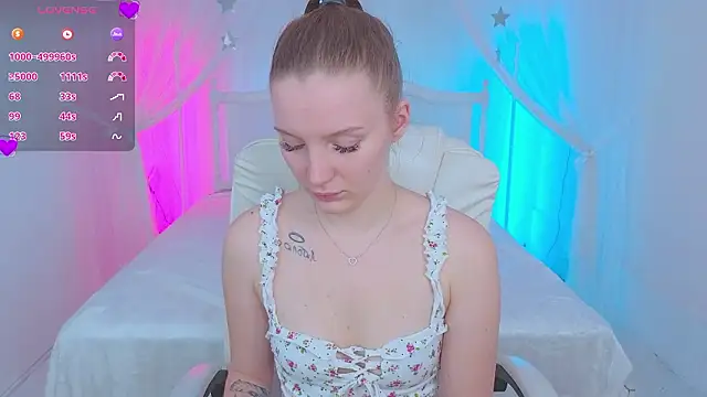 Snapshot of Mary_Blu chatting on 02.09.26 Mary Blu online show from 02.09.26