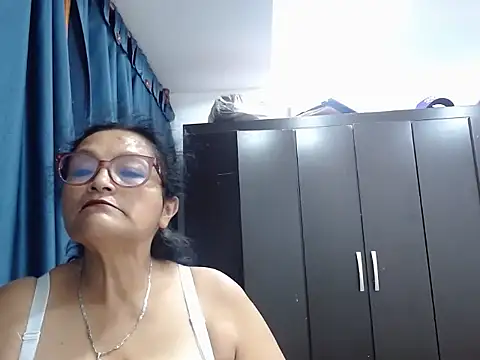 Snapshot of _BellaNocturna chatting on 05.27.26 BellaNocturna online show from 05.27.26