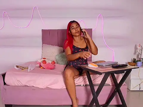 Peliroja lustrum online show from 03.12.26